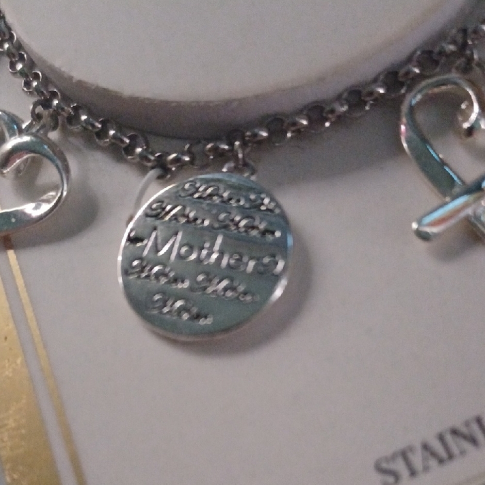 Footnotes Silver Stainless Steel Heart Charm Bracelet - Picture 3 of 5